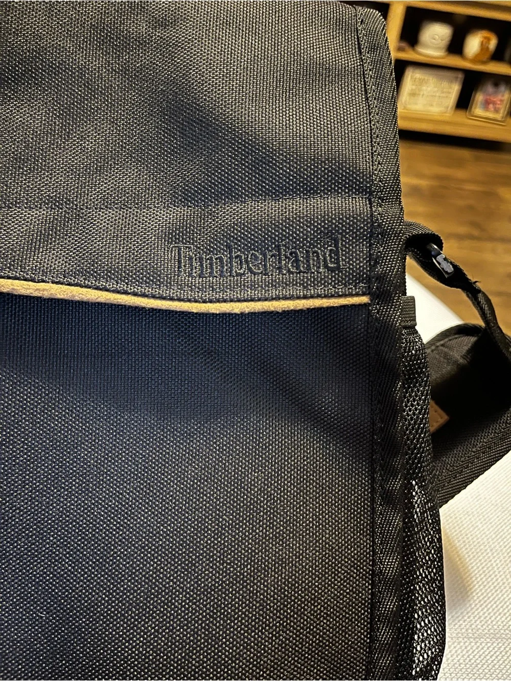 Timberland Claremont 22L Laptop Messenger Bag - Black Canvas NWT Style P1340001